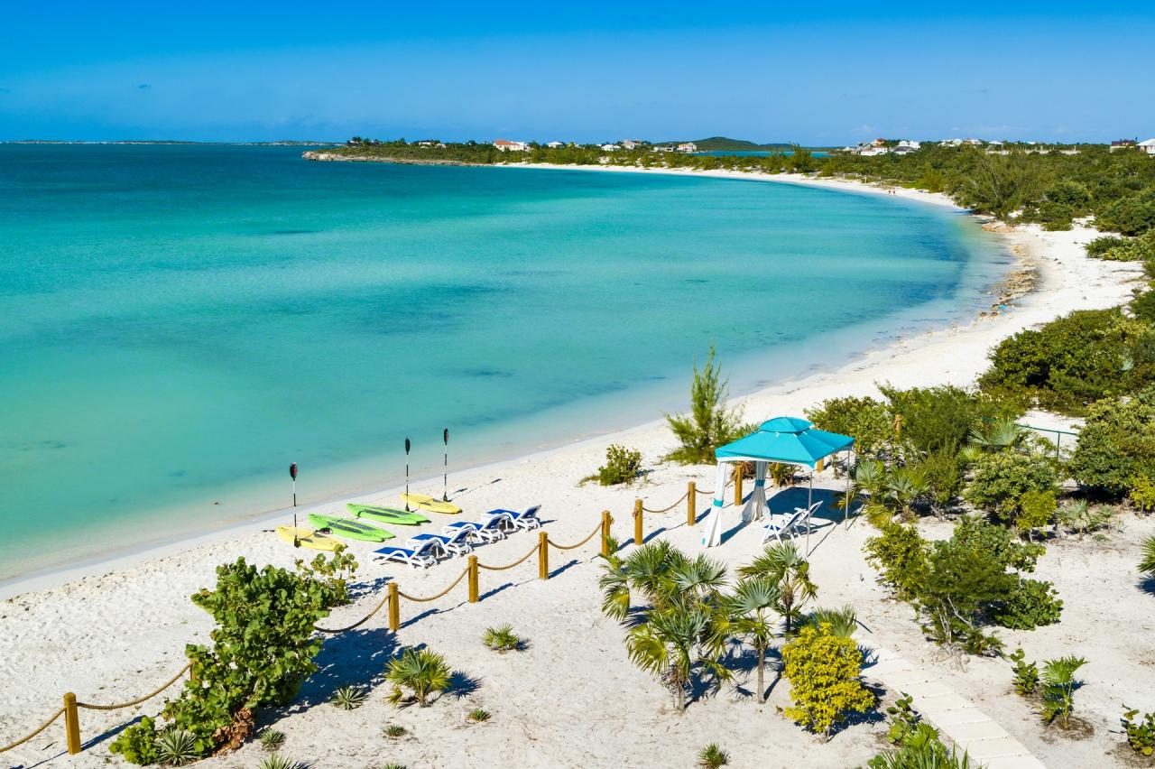 Beach House Taylor Bay is a four bedroom Turks and Caicos villa